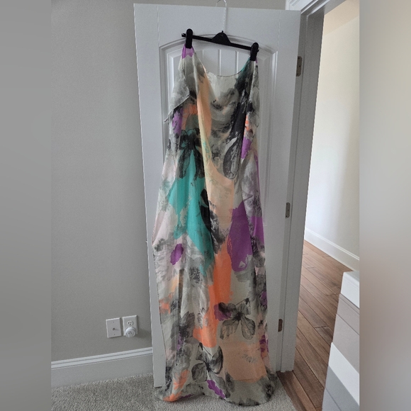 Multi Color Large Floral Pattern Scarf/Wrap - Picture 2 of 5